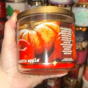 Bath and Body Works Rare Pumpkin Apple 3 Wick Candle
